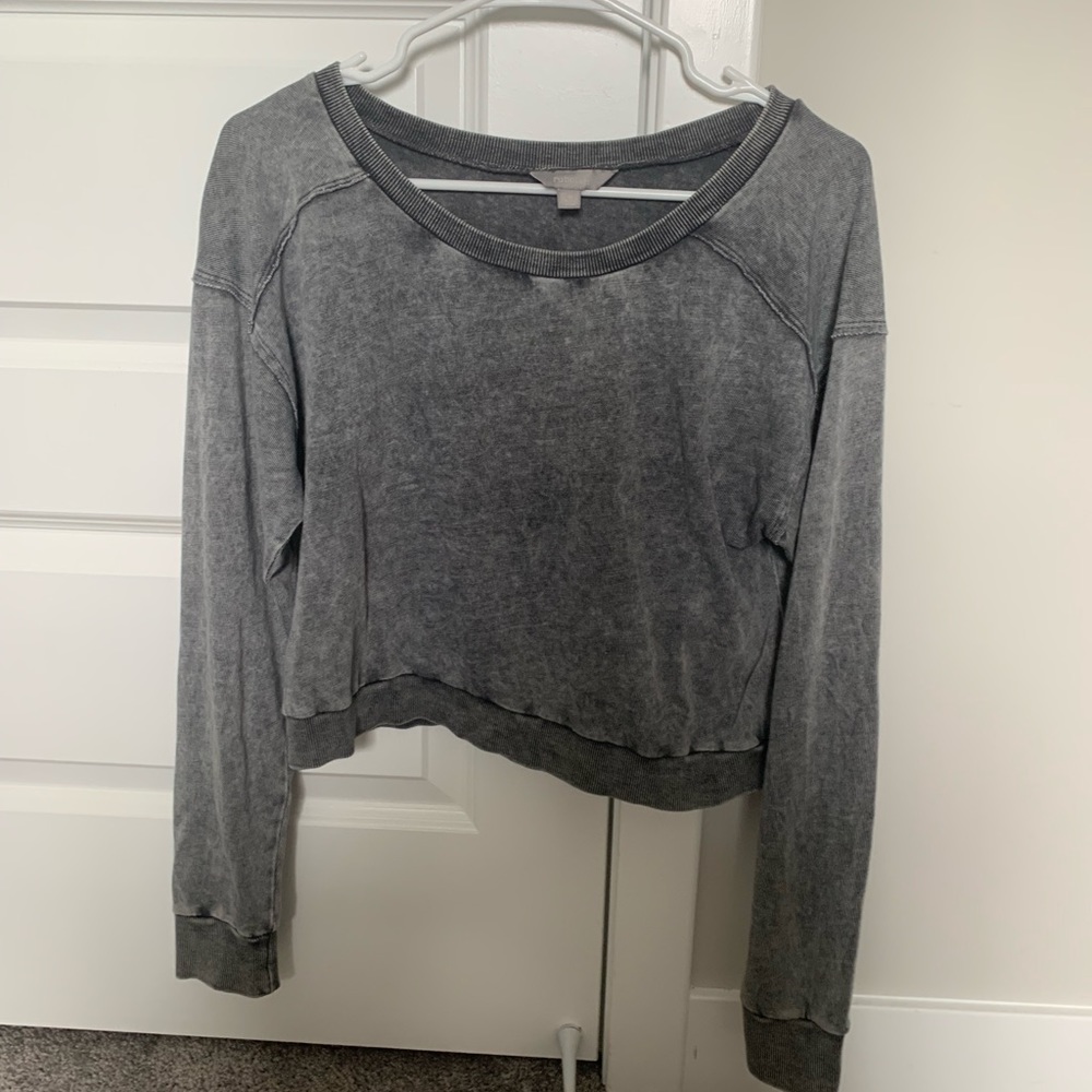 Cropped long sleeve sweater/sweatshirt